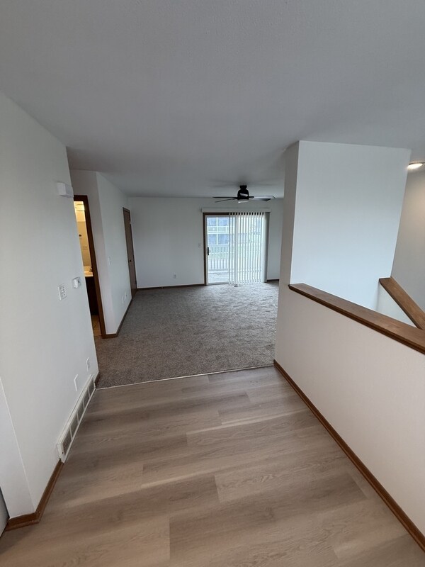 Building Photo - 215 Jewel Dr