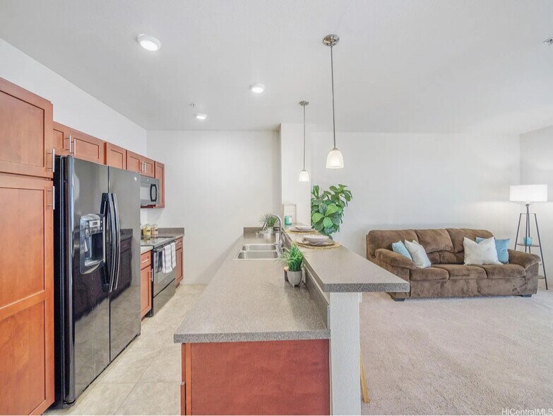 Primary Photo - 458 Manawai St