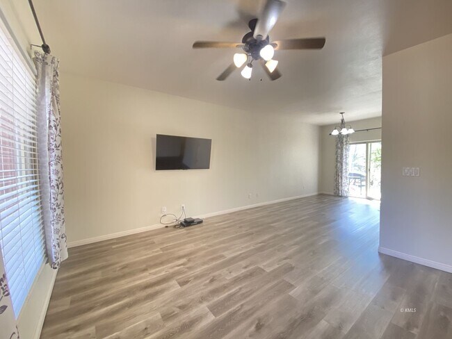 Building Photo - 300 N 300 E