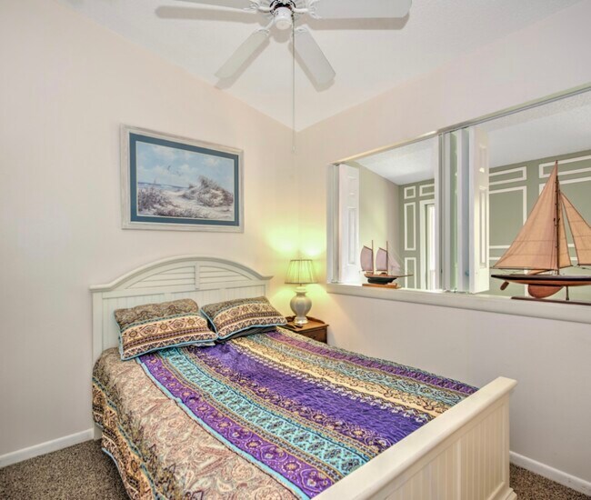 Building Photo - 4803 SW Santa Barbara Ct