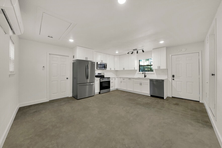Kitchen - 1518 Dorothy St