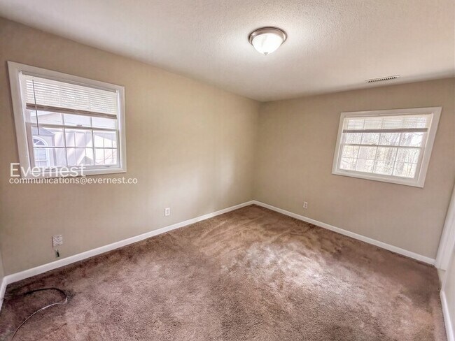 Building Photo - 208 Von Dale Dr