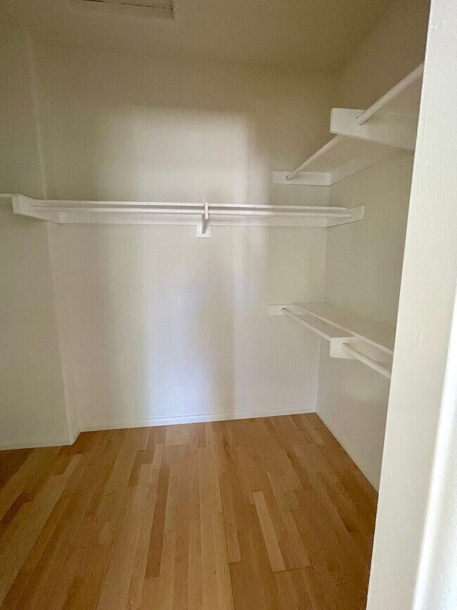 Building Photo - Enjoy this Resort Style Living