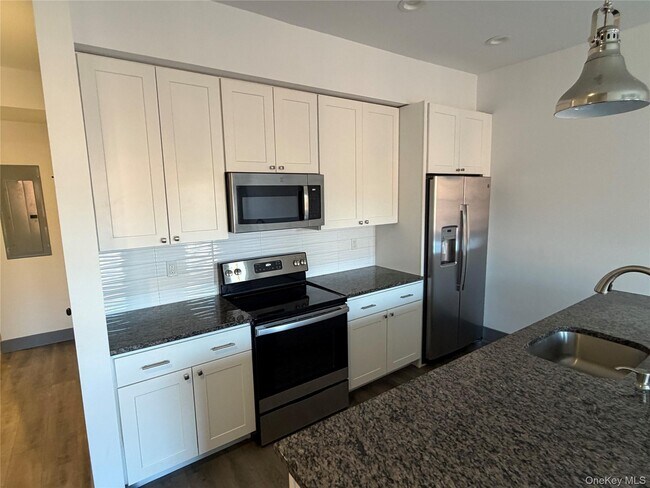 Building Photo - 2651 E Main St