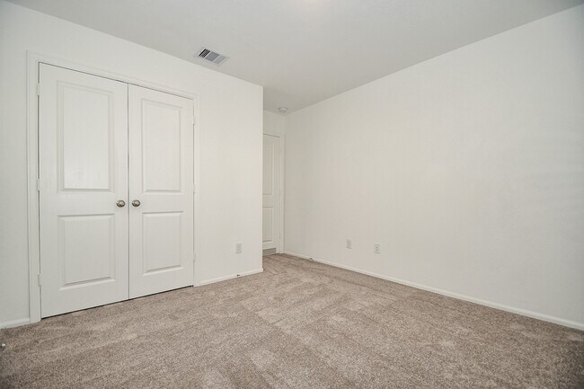 Building Photo - 5240 Pine Pass Dr