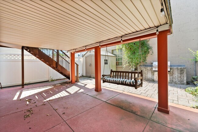 Building Photo - 50 Cottage St