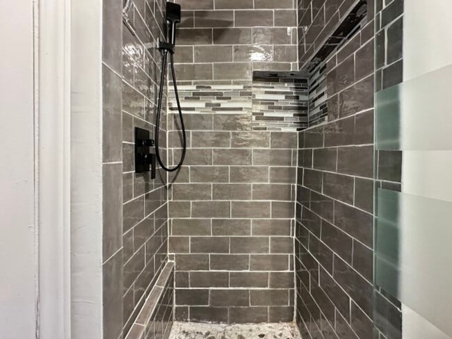 Building Photo - Northwest Crossing Neighborhood.