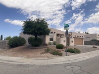 Building Photo - 3521 Roma Dr