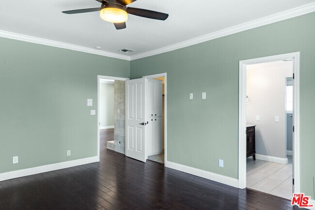 Building Photo - 818 6th St