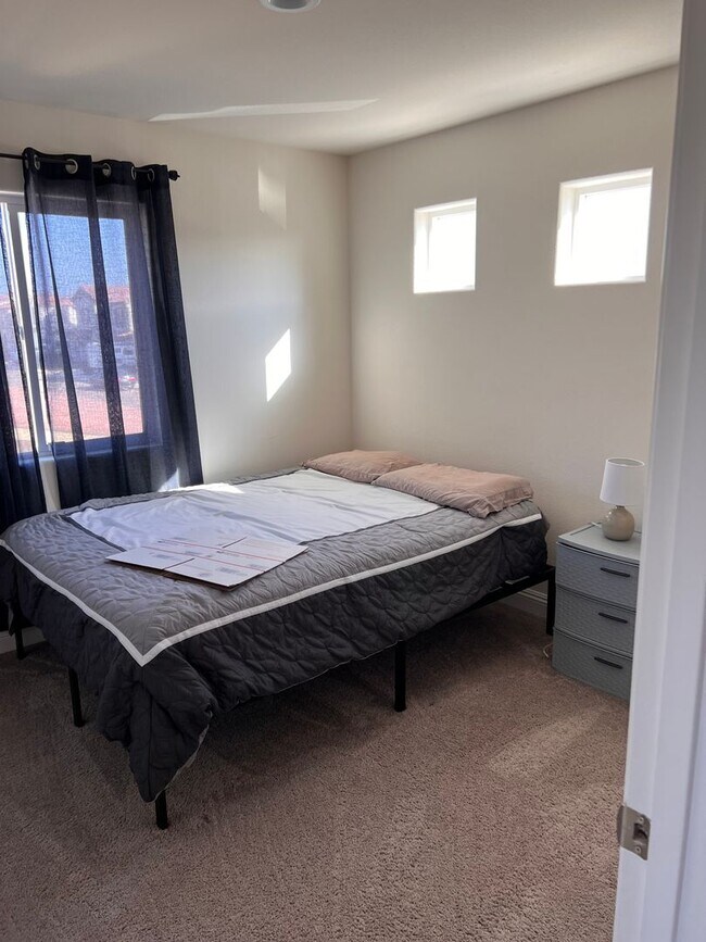 Building Photo - Charming 3-Bedroom 2.5 Bath Home for Rent ...