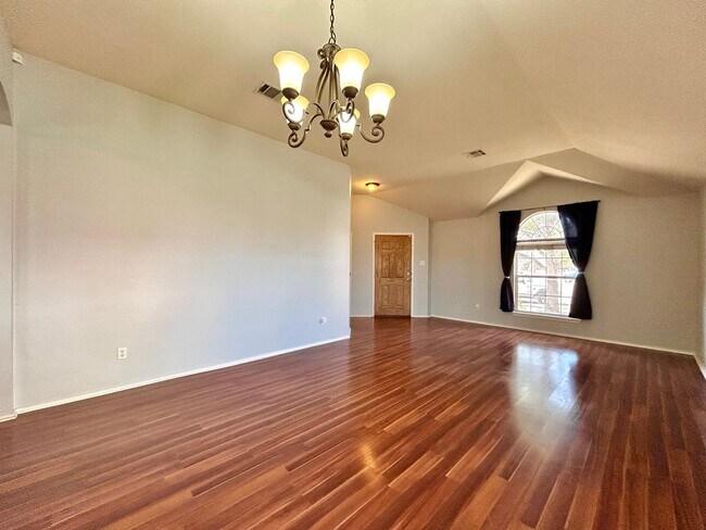 Building Photo - 1801 Rachel Ln