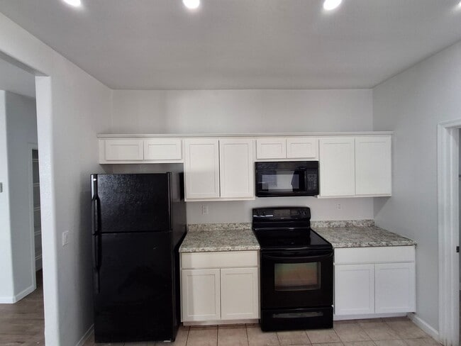 Building Photo - Free November Rent! Beautiful Home in Johnson Ranch! Fully Renovated! Waived Application fee!