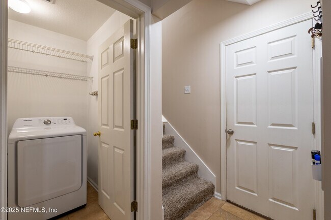 Building Photo - 1341 Grey Feather Ln