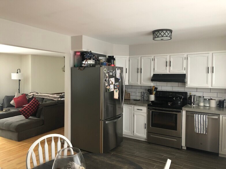 Building Photo - 27 Ashdown Rd