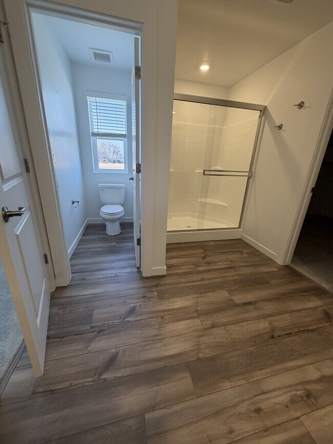 Building Photo - 273 Lightning Ave