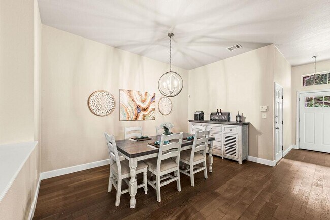 Building Photo - 4221 N Summercrest Loop