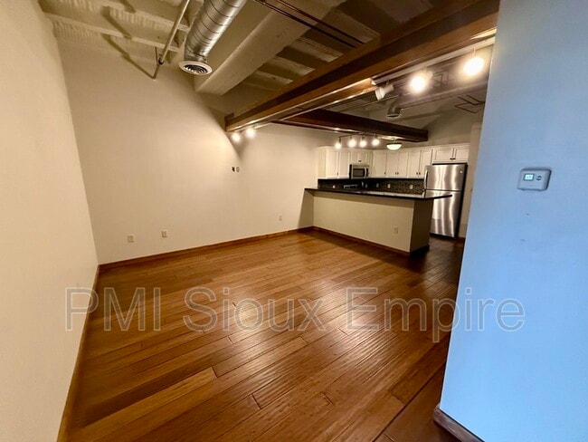 Building Photo - 132 S Dakota Ave