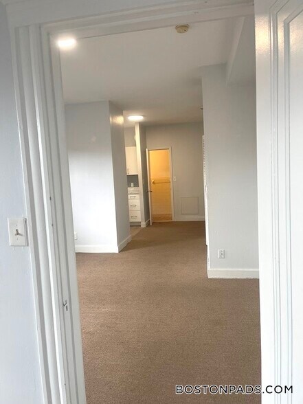 Building Photo - 475 Commonwealth Ave