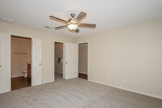 Building Photo - 7399 Brentlawn Dr