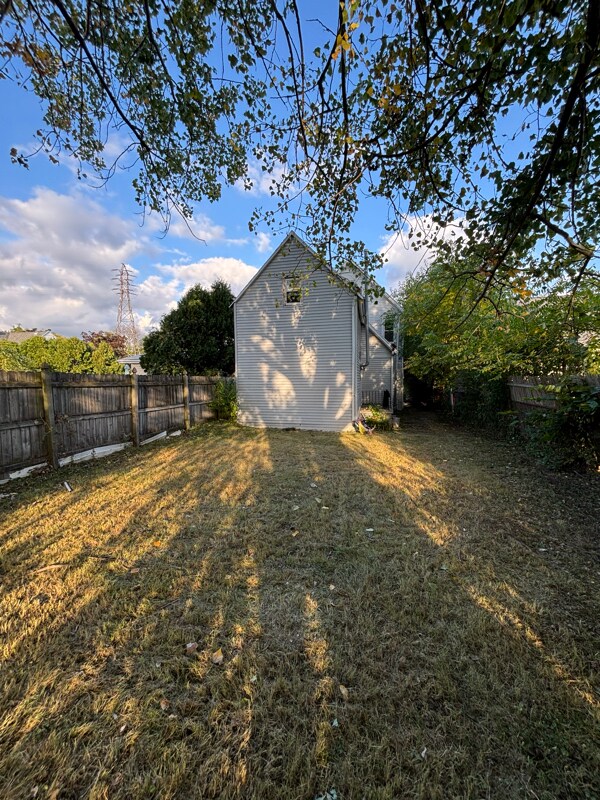 Building Photo - 238 Schiller St
