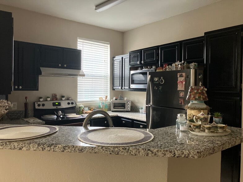 Building Photo - 6435 Manhattan Village Ave