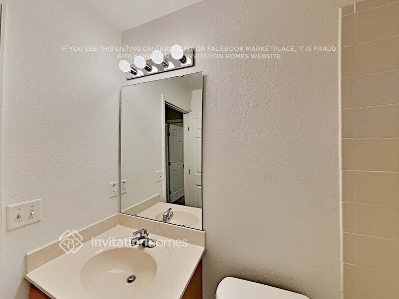 Building Photo - 246 Tower View Dr W