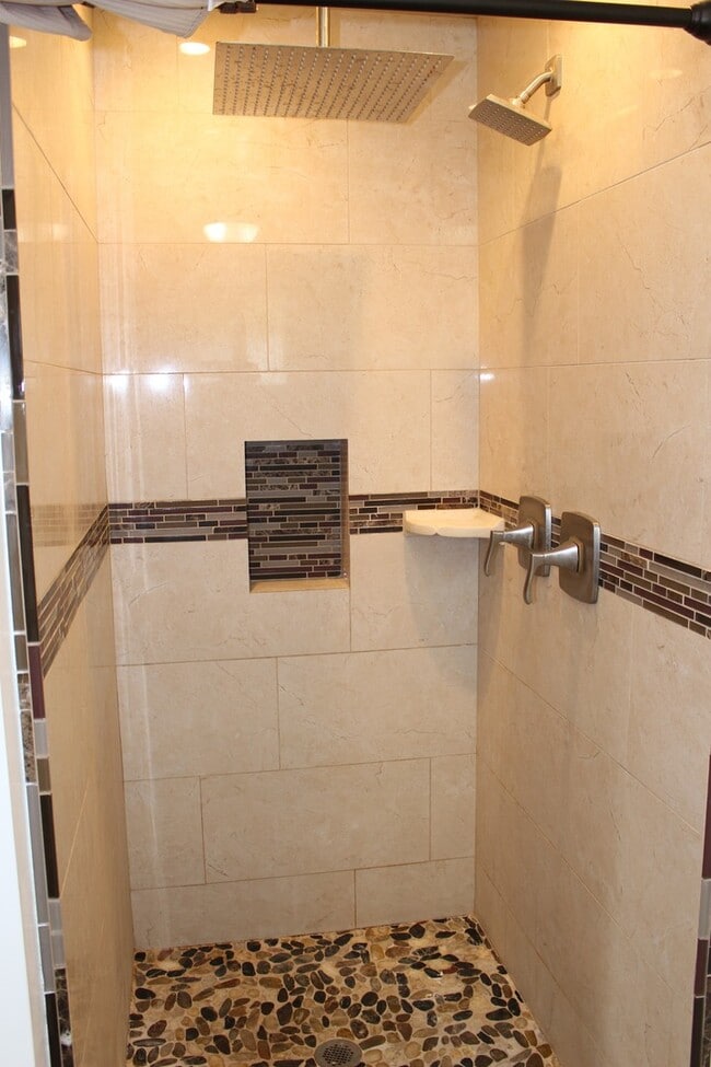 Building Photo - 6509 Kearsarge Way