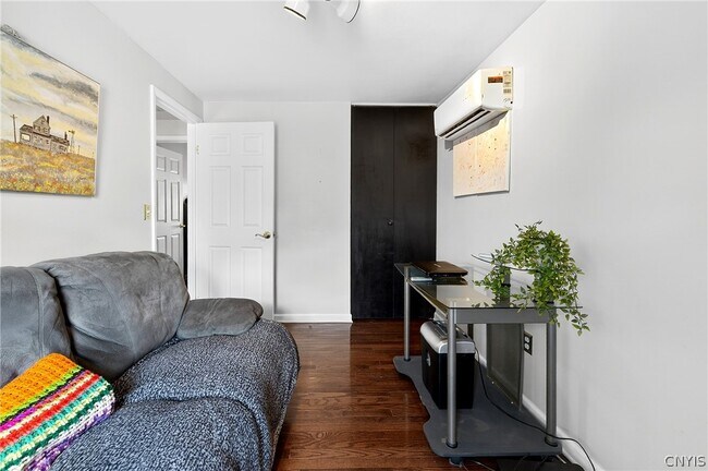 Building Photo - 8237 Mantova Dr