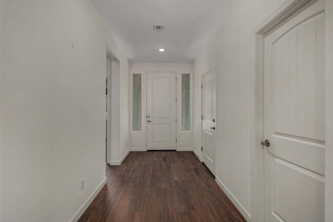 Building Photo - 20396 W Brittlewood Ave