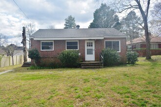 Building Photo - 2 Bedroom/1 Bathroom Brick Home, Lillingto...
