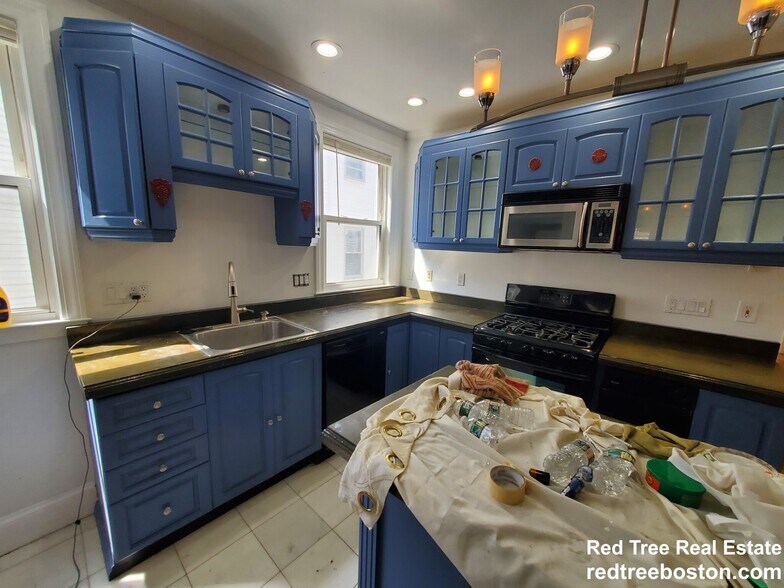 Building Photo - 202 Hyde Park Ave