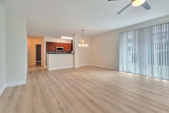 Building Photo - 2421 NE 65th St