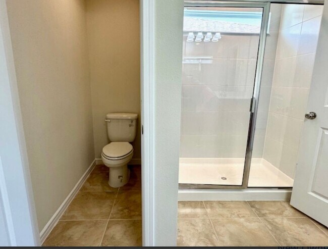 Building Photo - Isles of Lake Nona!! 3 Bedroom 2.5 Bathroom Townhome