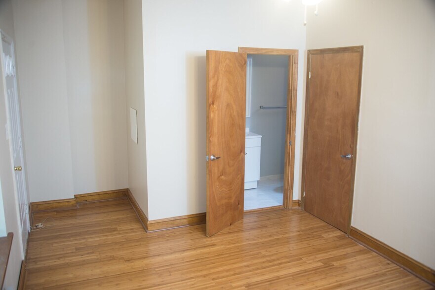 Building Photo - 1309 1st St NW