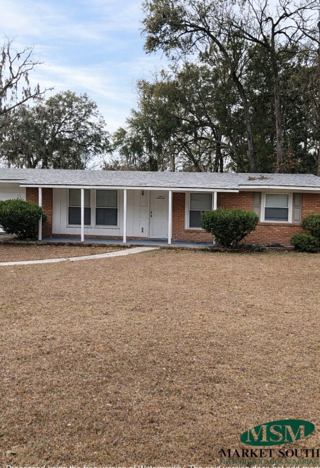 Building Photo - NEWLY RENOVATED SPACIOUS HOME