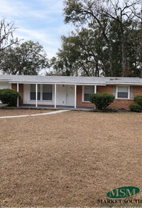 Building Photo - NEWLY RENOVATED SPACIOUS HOME