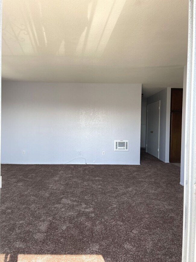 Building Photo - Open and Spacious 2 Bedroom, 1 Bathroom Apartment in San Pedro