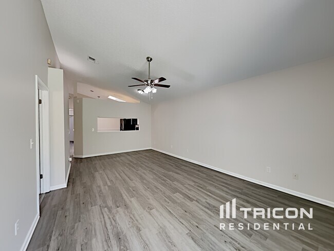 Building Photo - 2660 Malibu Cir