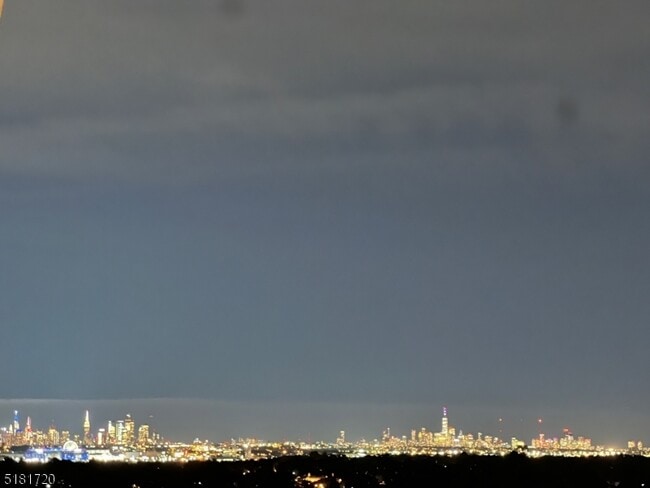 Building Photo - 285 Aycrigg Ave