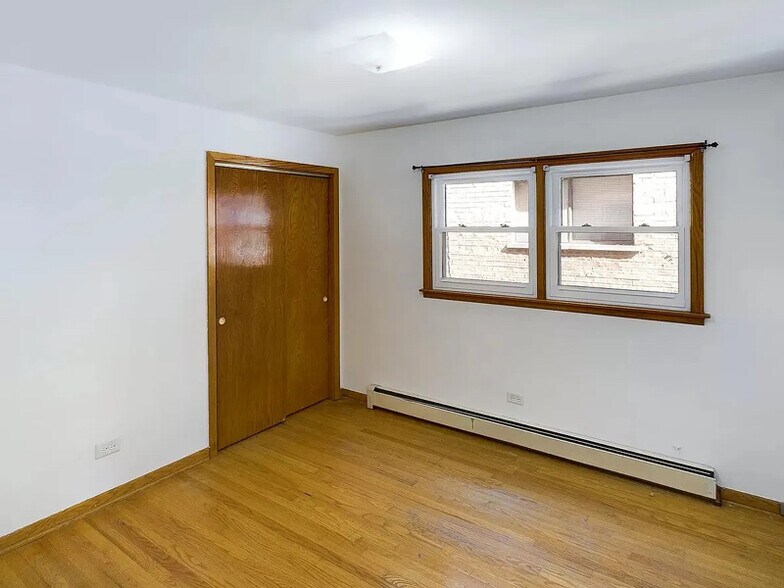 Building Photo - 5948 W 79th St