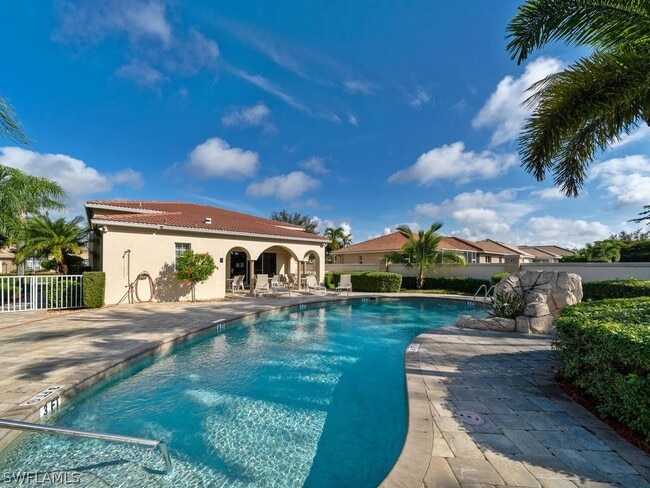 Building Photo - 25080 Divot Dr