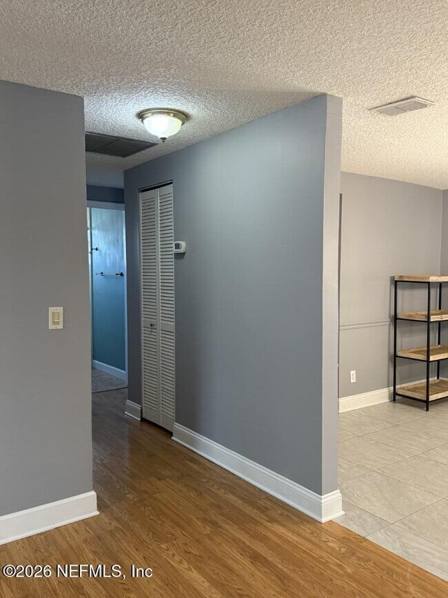 Building Photo - 360 Canis Dr W