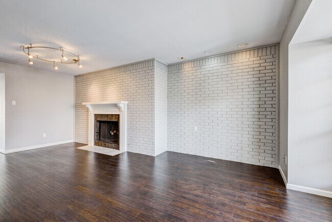 Building Photo - 6444 Burgoyne Rd