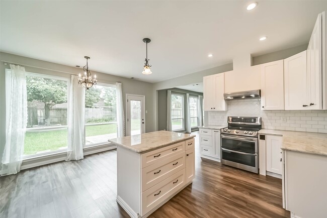 Building Photo - 6219 Summerville Ln