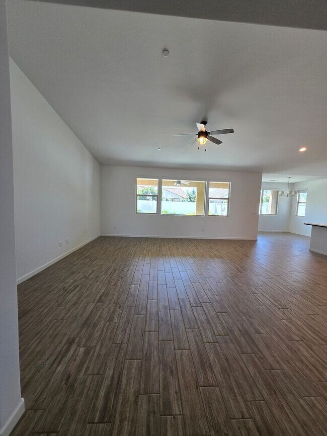 Building Photo - HIGHGATE 3 BED 2 BATH HOUSE RENTAL
