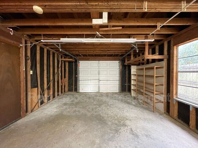 Building Photo - 1875 Lombard Dr