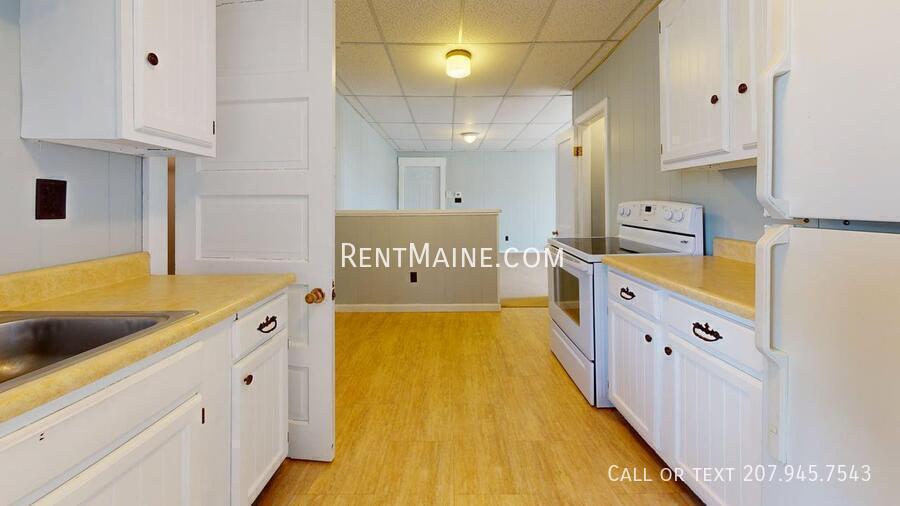 Building Photo - 281 Main St