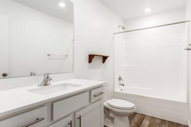 Building Photo - Convenient and Charming Heber City Town Ho...