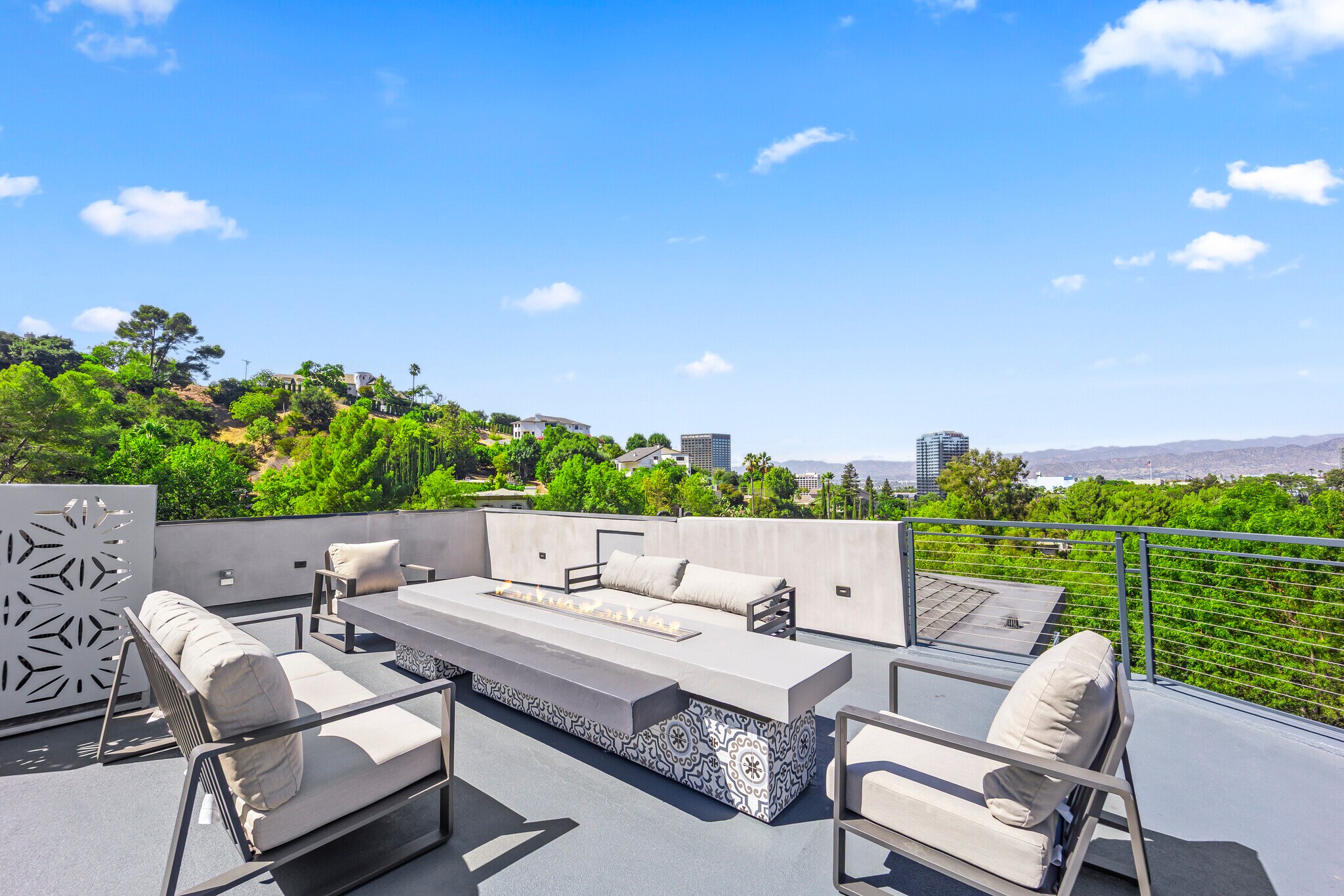 Building Photo - 3712 Broadlawn Dr