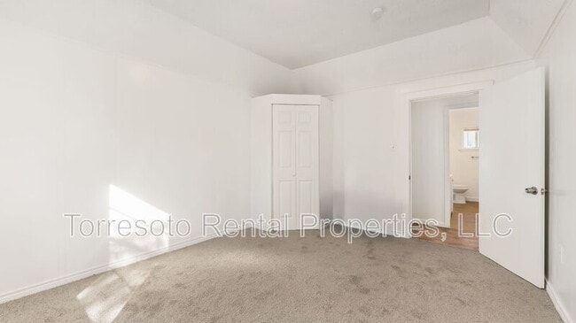 Building Photo - 2600 Morales St